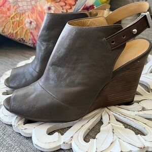 Coach Lindsay Wedge Heel Peep Toe Leather Shoe Women’s 9.5
